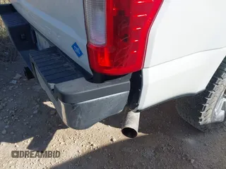 2019 Ford F-250 XL with VIN 1FT7W2B60KEE58704, listed as a IAAI auction lot 42348662 with 160,457 mi miles and . Bid and sale history available at DreamBid. Image 6.