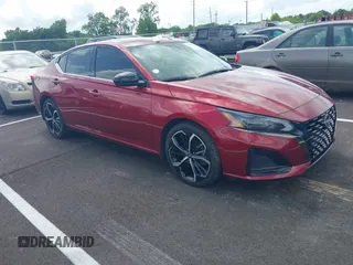 2023 Nissan Altima SR z VIN 1N4BL4CV5PN404512, wystawiony jako IAAI lot #42476093 z przebiegiem 35 481 mil mil oraz . Historia ofert i sprzedaży dostępna na DreamBid. Obrazek 1.
