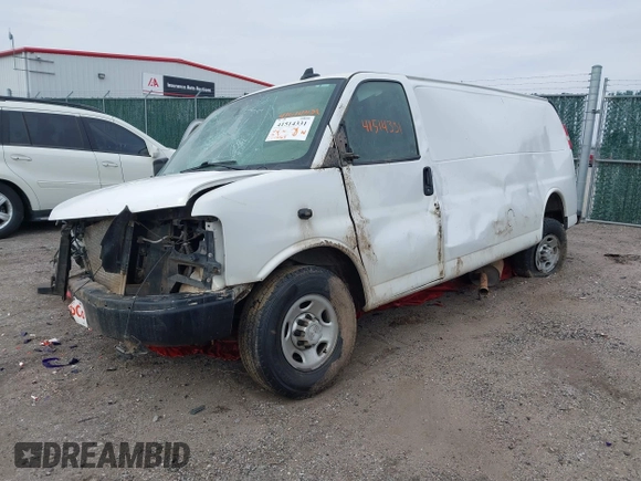 2020 Chevrolet Express Cargo Van with VIN 1GCWGBFP1L1125593, listed as a IAAI auction lot 41514331 with 204,887 mi miles. Bid and sale history available at carsss.com. Image 20.