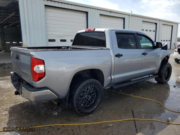2017 Toyota Tundra 4WD SR5 with VIN 5TFDW5F11HX656661, listed as a Copart auction lot 47361715 with 208,759 mi miles and Salvage Title. Bid and sale history available at carsss.com. Image 3.