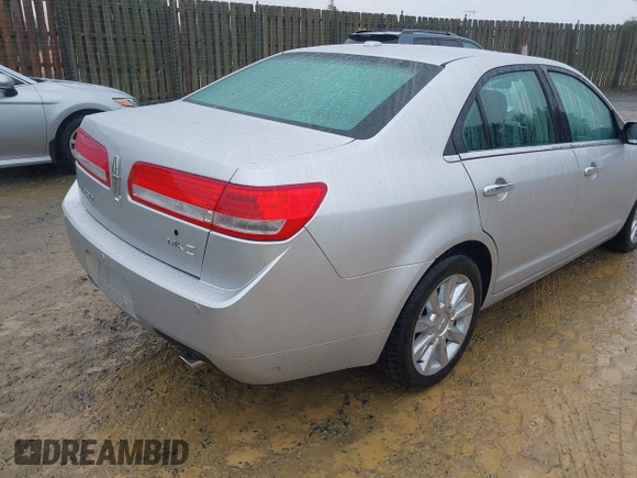 2012 Lincoln MKZ z VIN 3LNHL2GC5CR825764, wystawiony jako IAAI lot #42348062 z przebiegiem 49 402 mil mil oraz . Historia ofert i sprzedaży dostępna na DreamBid. Obrazek 4.