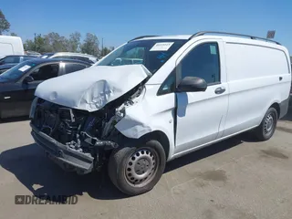 2016 Mercedes-Benz Metris Cargo z VIN WD3PG2EA9G3085608, wystawiony jako IAAI lot #40218115 z przebiegiem 134 553 mil mil oraz . Historia ofert i sprzedaży dostępna na DreamBid. Obrazek 2.