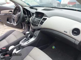 2014 Chevrolet Cruze LS with VIN 1G1PA5SG6E7275673, listed as a IAAI auction lot 41817767 with 121,250 mi miles and . Bid and sale history available at DreamBid. Image 5.