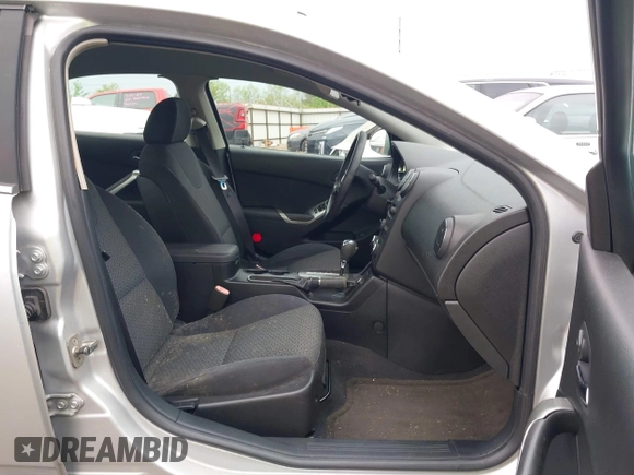 2009 Pontiac G6 1SB with VIN 1G2ZJ57K094243360, listed as a IAAI auction lot 41904278 with 144,346 mi miles and . Bid and sale history available at DreamBid. Image 5.