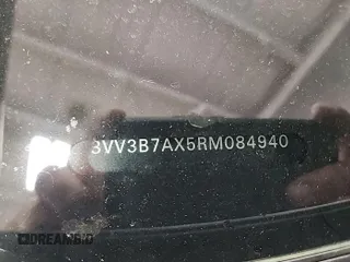 2024 Volkswagen Tiguan SE z VIN 3VV3B7AX5RM084940, wystawiony jako IAAI lot #42731231 z przebiegiem 19 747 mil mil oraz . Historia ofert i sprzedaży dostępna na DreamBid. Obrazek 33.