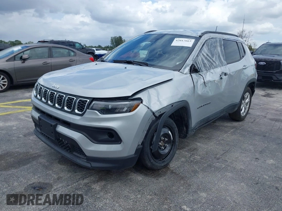 2024 Jeep Compass Latitude with VIN 3C4NJDBN6RT109646, listed as a IAAI auction lot 42017663 with 17,239 mi miles. Bid and sale history available at carsss.com. Image 17.