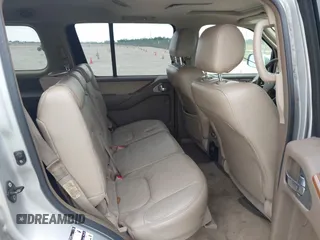 2006 Nissan Pathfinder SE z VIN 5N1AR18UX6C615746, wystawiony jako IAAI lot #42200595 z przebiegiem 186 998 mil mil oraz . Historia ofert i sprzedaży dostępna na DreamBid. Obrazek 8.