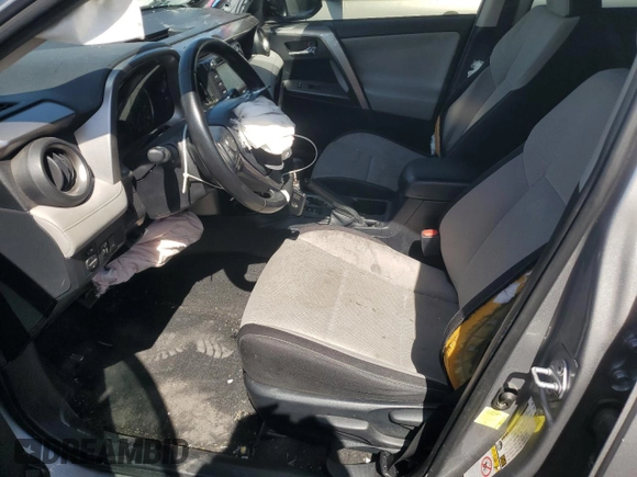 2018 Toyota RAV4 XLE z VIN JTMWFREV5JD119660, wystawiony jako Copart lot #54597425 z przebiegiem 46 379 mil mil oraz Szkoda całkowita • Salvage title. Historia ofert i sprzedaży dostępna na DreamBid. Obrazek 7.