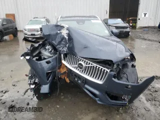 2025 Volvo XC90 Plug-In Hybrid Ultra z VIN YV4H60PFXS1305589, wystawiony jako Copart lot #48111435 z przebiegiem Nie podano mil oraz Szkoda całkowita • Salvage title. Historia ofert i sprzedaży dostępna na DreamBid. Obrazek 5.
