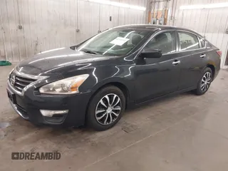 2015 Nissan Altima S with VIN 1N4AL3AP5FN871311, listed as a IAAI auction lot 42145112 with 174,605 mi miles and . Bid and sale history available at carsss.com. Image 2.