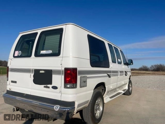 2003 Ford Econoline Cargo Recreational with VIN 1FDPE24L13HA37723, listed as a Copart auction lot 84327314 with 170,979 mi miles and Clean Title. Bid and sale history available at DreamBid. Image 4.
