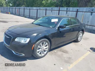 2016 Chrysler 300 Limited z VIN 2C3CCARG7GH314121, wystawiony jako IAAI lot #39842419 z przebiegiem 40 046 mil mil oraz . Historia ofert i sprzedaży dostępna na DreamBid. Obrazek 2.