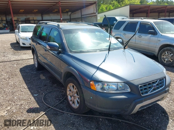 2007 Volvo XC70 with VIN YV4SZ592971264724, listed as a IAAI auction lot 42005126 with 217,280 mi miles. Bid and sale history available at carsss.com. Image 1.