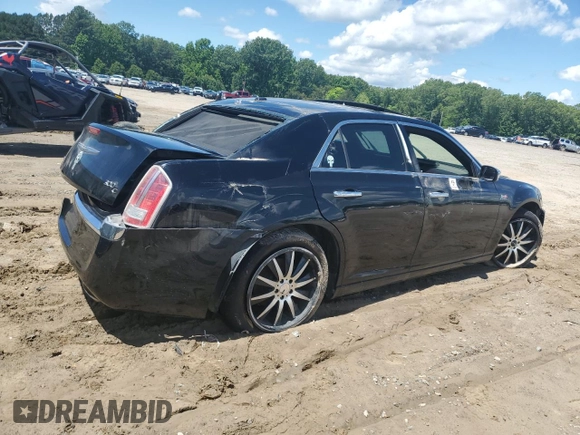 2013 Chrysler 300 C z VIN 2C3CCAKT5DH561771, wystawiony jako Copart lot #56519975 z przebiegiem 67 004 mil mil oraz Czysty tytuł • Clean title. Historia ofert i sprzedaży dostępna na DreamBid. Obrazek 3.