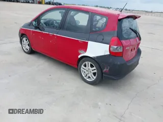 2007 Honda Fit Sport z VIN JHMGD38617S012202, wystawiony jako IAAI lot #42440286 z przebiegiem 134 695 mil mil oraz . Historia ofert i sprzedaży dostępna na DreamBid. Obrazek 3.
