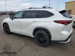 2023 Toyota Highlander L with VIN 5TDKDRBH4PS508354, listed as a Copart auction lot 50916305 with 27,569 mi miles and Salvage Title. Bid and sale history available at carsss.com. Image 2.