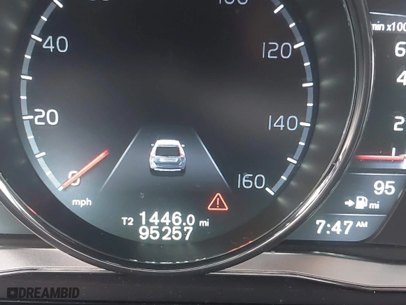 2016 Volvo XC60 T5 Platinum with VIN YV4612RM2G2788557, listed as a IAAI auction lot 41893917 with 95,257 mi miles. Bid and sale history available at carsss.com. Image 16.