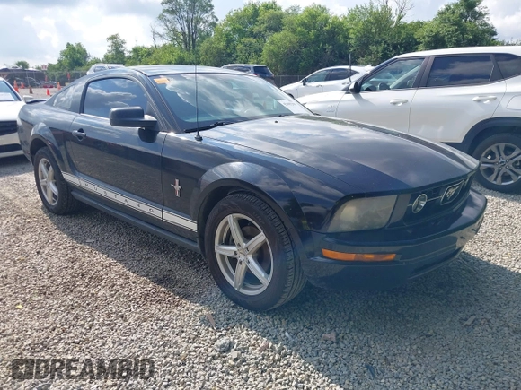 2008 Ford Mustang Deluxe with VIN 1ZVHT80N285196801, listed as a IAAI auction lot 42685201 with 303,943 mi miles and . Bid and sale history available at DreamBid. Image 1.