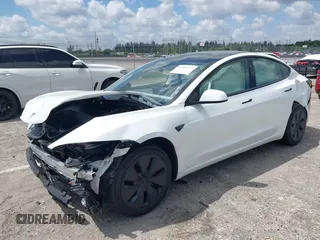 2025 Tesla Model 3 Long Range с VIN 5YJ3E1EA7SF903675, выставлен на аукционе IAAI как лот 42056122 с пробегом 2 564 миль миль и . История ставок и продаж доступна на DreamBid. Изображение 18.
