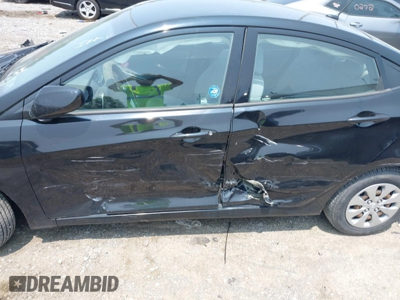 2017 Hyundai Accent SE z VIN KMHCT4AE1HU342868, wystawiony jako IAAI lot #42403205 z przebiegiem 54 890 mil mil oraz . Historia ofert i sprzedaży dostępna na DreamBid. Obrazek 6.