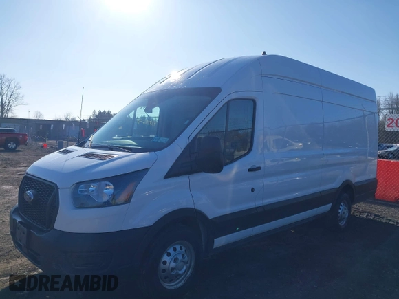 2023 Ford Transit Cargo z VIN 1FTBR3U80PKA07268, wystawiony jako IAAI lot #41815648 z przebiegiem 72 711 mil mil oraz . Historia ofert i sprzedaży dostępna na DreamBid. Obrazek 20.