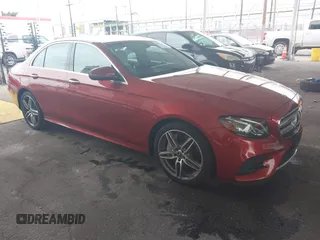 2019 Mercedes-Benz E 300 z VIN WDDZF4KB3KA489637, wystawiony jako IAAI lot #42053019 z przebiegiem 106 779 mil mil oraz . Historia ofert i sprzedaży dostępna na DreamBid. Obrazek 1.