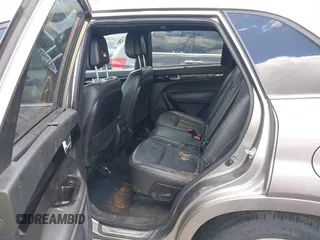 2014 Kia Sorento SX z VIN 5XYKWDA74EG538342, wystawiony jako IAAI lot #41972438 z przebiegiem 157 910 mil mil oraz . Historia ofert i sprzedaży dostępna na DreamBid. Obrazek 8.