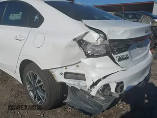 2024 Kia Forte LXS z VIN 3KPF24AD0RE778218, wystawiony jako IAAI lot #42302168 z przebiegiem 57 661 mil mil oraz . Historia ofert i sprzedaży dostępna na DreamBid. Obrazek 6.