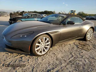 2019 Aston Martin DB11 z VIN SCFRMFCWXKGM06894, wystawiony jako Copart lot #41602955 z przebiegiem Nie podano mil oraz Szkody całkowita. Historia ofert i sprzedaży dostępna na DreamBid. Obrazek 1.