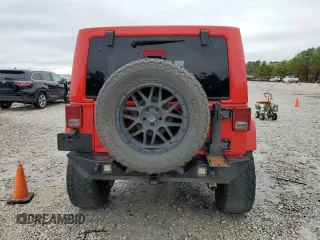 2018 Jeep Wrangler Unlimited Rubicon Recon with VIN 1C4HJWFG2JL851854, listed as a Copart auction lot 84162554 with 116,417 mi miles and Clean Title. Bid and sale history available at DreamBid. Image 6.