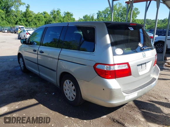 2005 Honda Odyssey LX z VIN 5FNRL38275B117069, wystawiony jako IAAI lot #42232470 z przebiegiem 265 180 mil mil oraz . Historia ofert i sprzedaży dostępna na DreamBid. Obrazek 3.