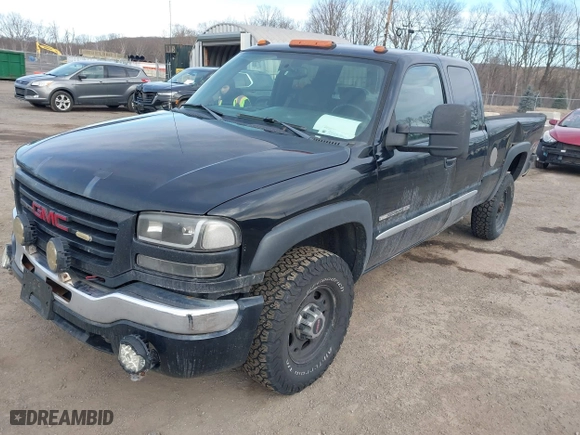 2005 GMC Sierra 2500HD SLT with VIN 1GTHK29U55E263500, listed as a IAAI auction lot 41508212 with 202,040 mi miles. Bid and sale history available at carsss.com. Image 17.
