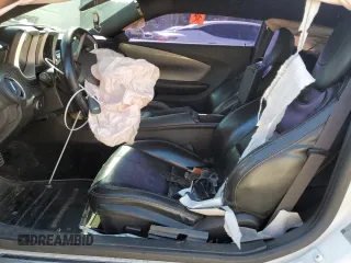 2014 Chevrolet Camaro LT z VIN 2G1FC1E30E9289557, wystawiony jako Copart lot #59106785 z przebiegiem Nie podano mil oraz Szkoda całkowita • Salvage title. Historia ofert i sprzedaży dostępna na DreamBid. Obrazek 7.