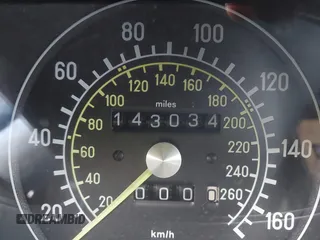 1988 Mercedes-Benz 560 Series 560SL with VIN WDBBA48D9JA081286, listed as a IAAI auction lot 41742395 with 143,034 mi miles. Bid and sale history available at carsss.com. Image 15.