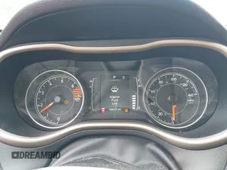 2016 Jeep Cherokee Latitude z VIN 1C4PJMCB3GW237461, wystawiony jako IAAI lot #42495278 z przebiegiem 102 417 mil mil oraz . Historia ofert i sprzedaży dostępna na DreamBid. Obrazek 7.