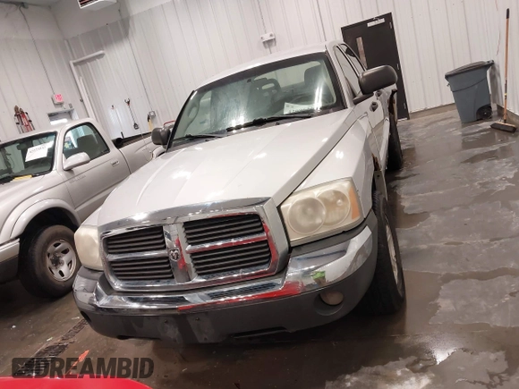 2005 Dodge Dakota SLT with VIN 1D7HW48N85S271477, listed as a IAAI auction lot 42096429 with 170,055 mi miles and . Bid and sale history available at DreamBid. Image 13.