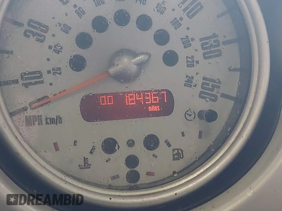 2005 MINI Hardtop с VIN WMWRC33445TJ65289, выставлен на аукционе IAAI как лот 42358377 с пробегом 184 367 миль миль и . История ставок и продаж доступна на DreamBid. Изображение 15.