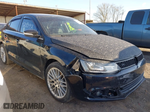 2013 Volkswagen Jetta SE z VIN 3VWDP7AJ4DM354519, wystawiony jako IAAI lot #42001917 z przebiegiem 130 851 mil mil oraz . Historia ofert i sprzedaży dostępna na DreamBid. Obrazek 1.