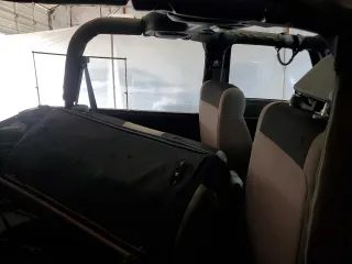 2007 Jeep Wrangler X z VIN 1J4FA24127L193177, wystawiony jako Copart lot #58383395 z przebiegiem Nie podano mil oraz Szkoda całkowita • Salvage title. Historia ofert i sprzedaży dostępna na DreamBid. Obrazek 10.