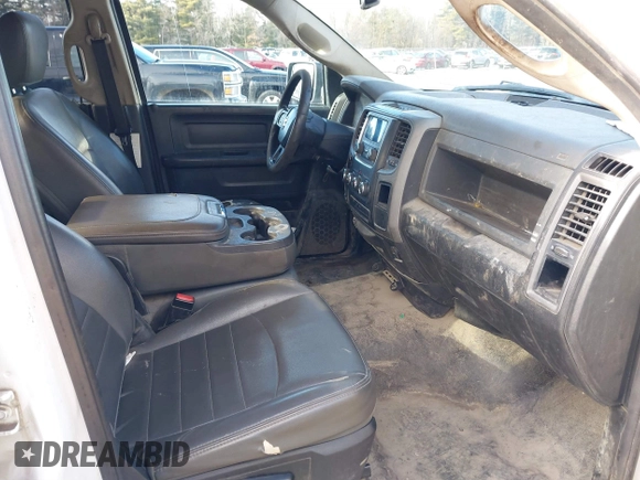2019 Ram 1500 Tradesman z VIN 1C6RR7FG6KS626077, wystawiony jako IAAI lot #41686501 z przebiegiem 86 338 mil mil oraz . Historia ofert i sprzedaży dostępna na DreamBid. Obrazek 5.