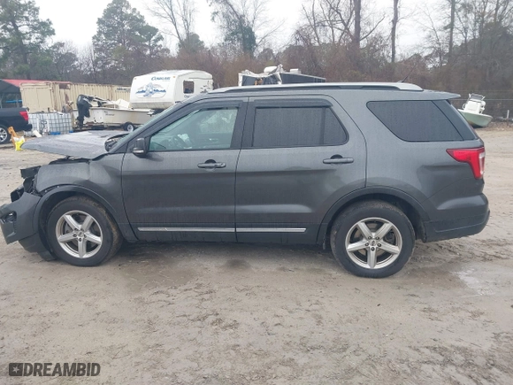 2019 Ford Explorer XLT with VIN 1FM5K7DH1KGB01563, listed as a IAAI auction lot 41548017 with 95,379 mi miles. Bid and sale history available at carsss.com. Image 14.