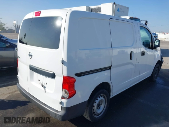 2015 Nissan NV200 SV with VIN 3N6CM0KN0FK730306, listed as a IAAI auction lot 41642872 with 128,344 mi miles. Bid and sale history available at carsss.com. Image 4.
