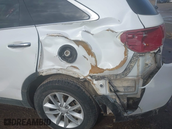 2018 Kia Sorento LX with VIN 5XYPG4A3XJG419446, listed as a IAAI auction lot 41696265 with 96,233 mi miles. Bid and sale history available at carsss.com. Image 6.