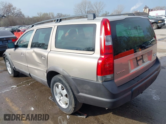 2004 Volvo V70 XC70 with VIN YV1SZ59H441165645, listed as a IAAI auction lot 41889089 with 262,914 mi miles. Bid and sale history available at carsss.com. Image 3.