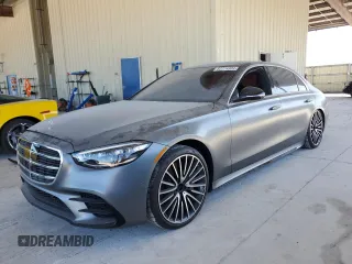 2022 Mercedes-Benz S-Class S 500 with VIN W1K6G6DB9NA105566, listed as a Copart auction lot 82774304 with 13,827 mi miles and Salvage Title. Bid and sale history available at carsss.com. Image 1.