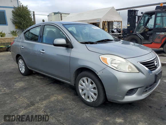 2014 Nissan Versa SV with VIN 3N1CN7AP6EL830501, listed as a Copart auction lot 44570275 with 92,211 mi miles and Clean Title. Bid and sale history available at carsss.com. Image 4.