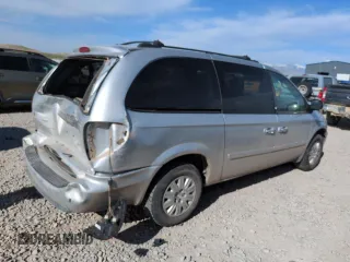 2005 Chrysler Town & Country LX with VIN 2C4GP44R25R483773, listed as a Copart auction lot 52019725 with 244,319 mi miles and Salvage Title. Bid and sale history available at DreamBid. Image 3.