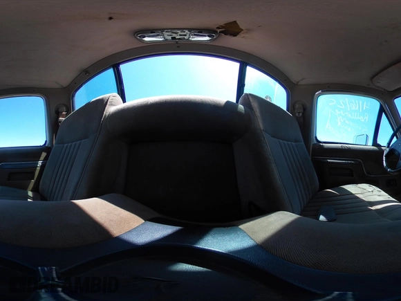1987 Ford F-250 with VIN 1FTHF2518HKA08300, listed as a IAAI auction lot 41984273 with 37,267 mi miles and . Bid and sale history available at DreamBid. Image 20.
