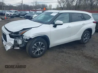 2023 Toyota Highlander L z VIN 5TDKDRBH5PS508850, wystawiony jako IAAI lot #42000739 z przebiegiem 35 914 mil mil oraz . Historia ofert i sprzedaży dostępna na DreamBid. Obrazek 2.