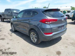 2016 Hyundai Tucson SE with VIN KM8J23A44GU119203, listed as a IAAI auction lot 42104002 with 139,797 mi miles. Bid and sale history available at carsss.com. Image 3.
